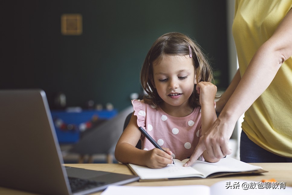 家长如何有效辅导孩子写作业（分享正确陪孩子写作业的技巧）